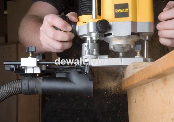 Фрезер DeWALT DW621
