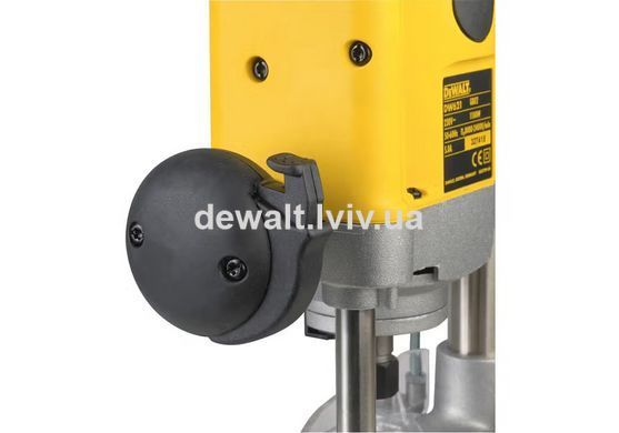 Фрезер DeWALT DW621