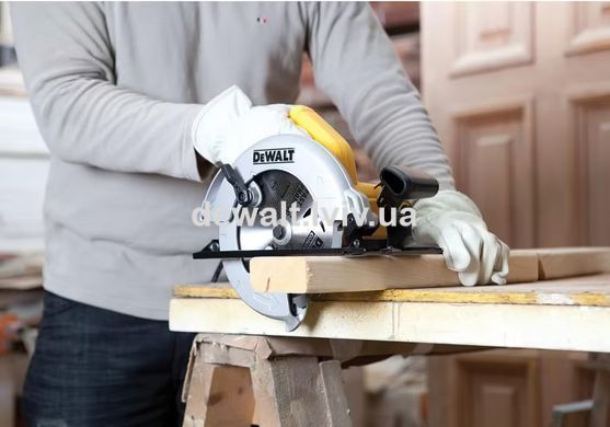 Пила дискова DeWALT DWE560