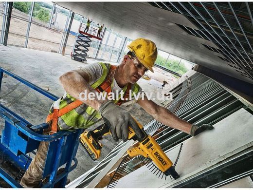 Шуруповерт акумуляторний безщітковий DeWALT DCF620