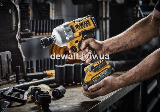 Гайковерт ударный аккумуляторный DeWALT DCF961