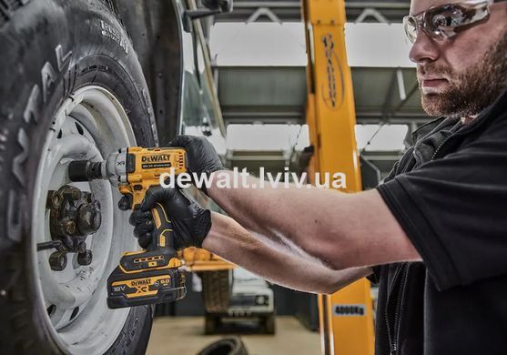 Гайкокрут ударний акумуляторний DeWALT DCF891