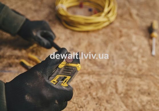 Нож Control-Grip длиной 132 мм с выдвижным лезвием для отделочных работ STANLEY STHT10432-0
