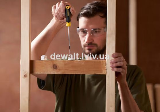 Викрутка Cushion Grip довжиною 100 мм з паралельним жалом під шліц SL 4.0 STANLEY STHT16195-0
