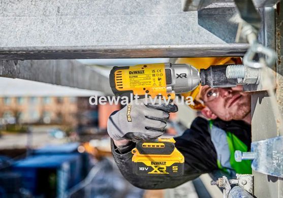 Гайковерт ударный аккумуляторный DeWALT DCF900