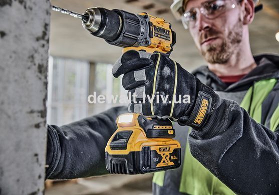 Дрель-шуруповерт с ударом аккумуляторная DeWALT DCD805