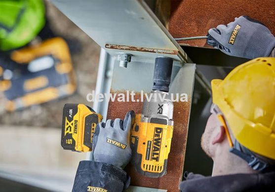 Гайковерт ударный аккумуляторный DeWALT DCF900