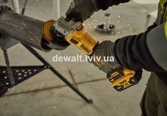 Шлифмашина угловая аккумуляторная DeWALT DCG407M2T