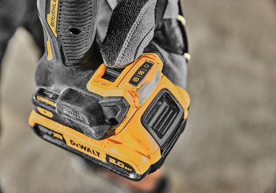 Дриль-шурупокрут акумуляторний DeWALT DCD800