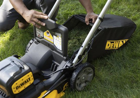 Газонокосилка аккумуляторная DeWALT DCMWP134W2