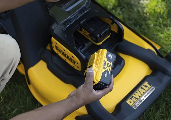 Газонокосилка аккумуляторная DeWALT DCMWP134W2