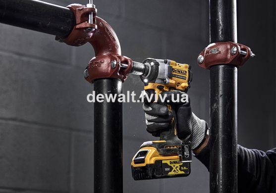 Гайковерт ударный аккумуляторный DeWALT DCF922
