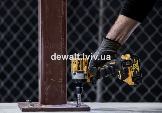Гайковерт ударный аккумуляторный DeWALT DCF922