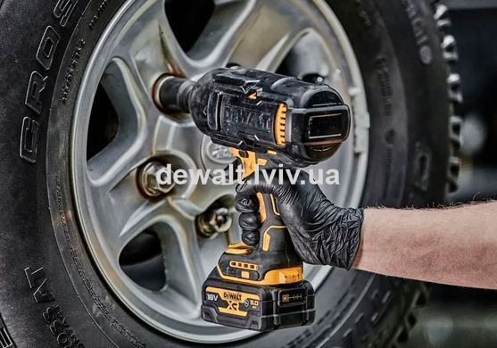 Гайковерт ударный аккумуляторный DeWALT DCF900