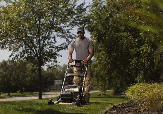 Газонокосилка аккумуляторная самоходная бесщёточная DeWALT DCMWSP156W2