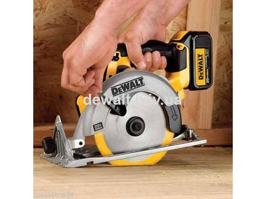 Пила дисковая аккумуляторная DeWALT DCS570