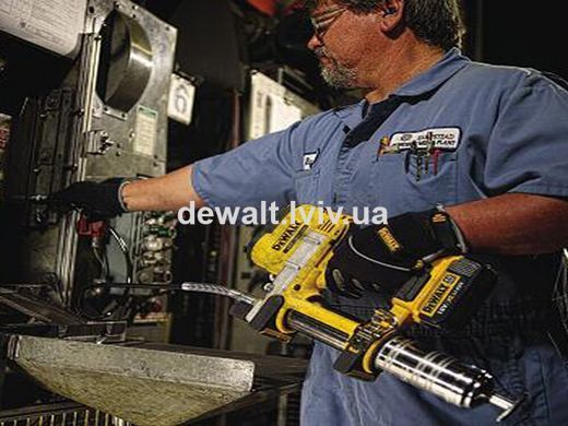 Пистолет маcляный аккумуляторный DeWALT DCGG571