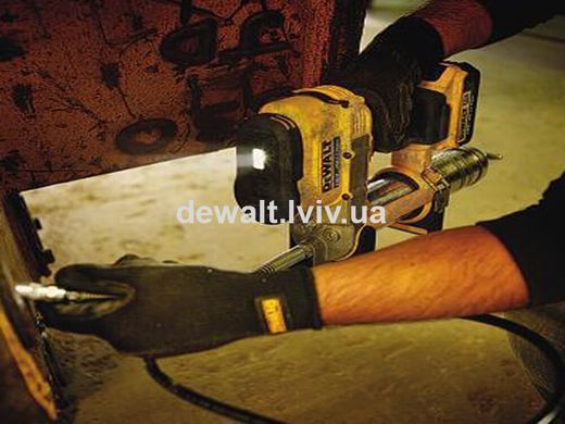 Пистолет маcляный аккумуляторный DeWALT DCGG571