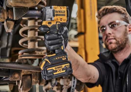Гайкокрут ударний акумуляторний DeWALT DCF921 - купити в Україні