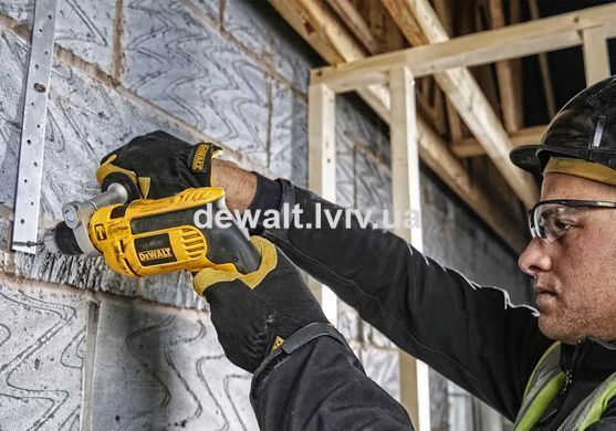 Дрель с ударом DeWALT DWD024