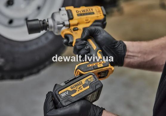 Гайкокрут ударний акумуляторний DeWALT DCF891