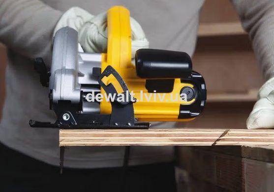 Пила дискова DeWALT DWE560