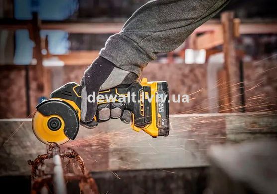 Пила дисковая универсальная аккумуляторная DeWALT DCS438E2T