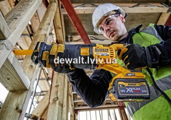 Пила сабельная аккумуляторная DeWALT DCS389