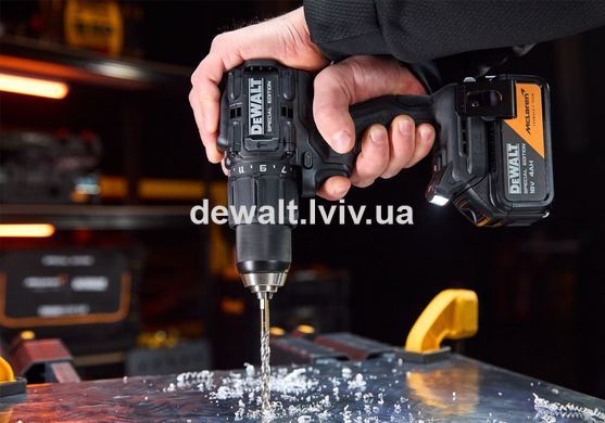 copy_Дрель-шуруповёрт аккумуляторная ударная McLaren F1 TEAM LIMITED EDITION DeWALT DCD86MM2T
