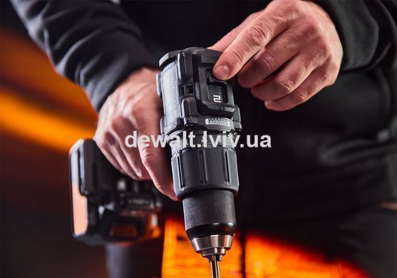 copy_Дрель-шуруповёрт аккумуляторная ударная McLaren F1 TEAM LIMITED EDITION DeWALT DCD86MM2T