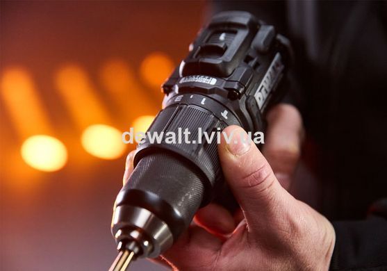 copy_Дрель-шуруповёрт аккумуляторная ударная McLaren F1 TEAM LIMITED EDITION DeWALT DCD86MM2T
