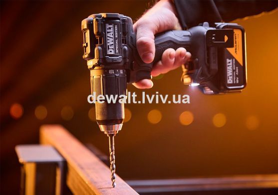 copy_Дрель-шуруповёрт аккумуляторная ударная McLaren F1 TEAM LIMITED EDITION DeWALT DCD86MM2T
