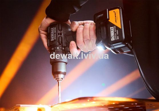 copy_Дрель-шуруповёрт аккумуляторная ударная McLaren F1 TEAM LIMITED EDITION DeWALT DCD86MM2T