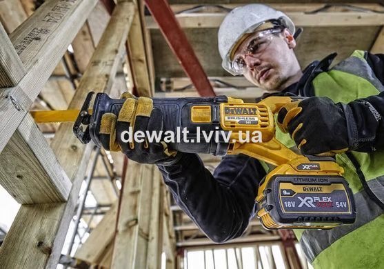 Пила сабельная аккумуляторная DeWALT DCS389