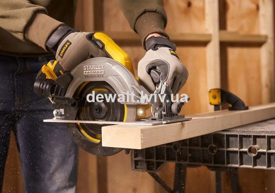 Пила циркулярна акумуляторна STANLEY FATMAX SFMCS550M2K