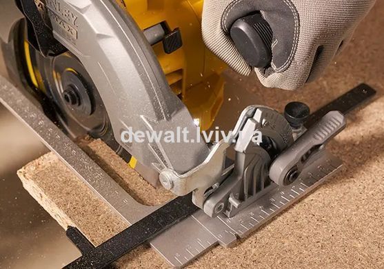 Пила циркулярна акумуляторна STANLEY FATMAX SFMCS550M2K