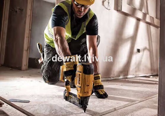 Пістолет цвяхозабівний акумуляторний DeWALT DCN680