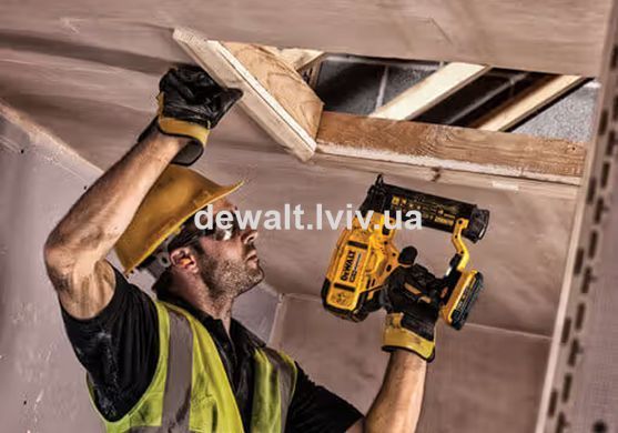 Пістолет цвяхозабівний акумуляторний DeWALT DCN680